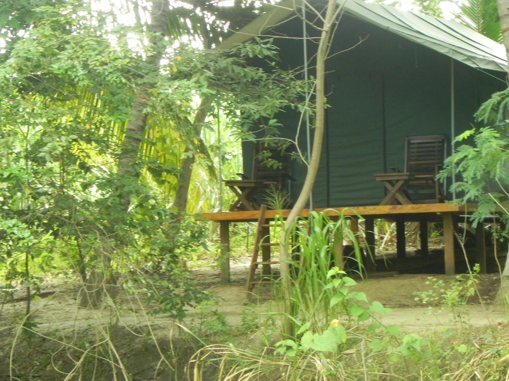 Makulu Safari Camping Udawalawe Exterior photo