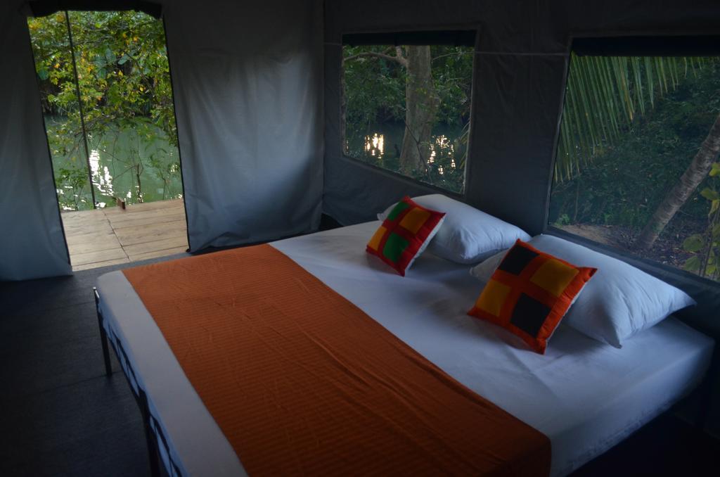 Makulu Safari Camping Udawalawe Exterior photo