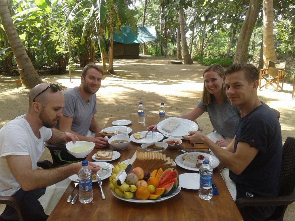 Makulu Safari Camping Udawalawe Exterior photo